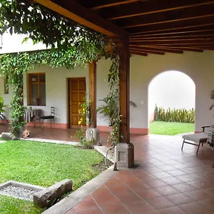 chez-daniel.guatemalaantiguahotels.com/